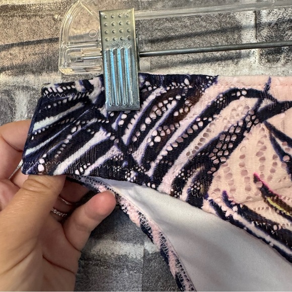 NWT Victoria’s Secret PINK mini bikini bottom leaf print - Picture 2 of 8